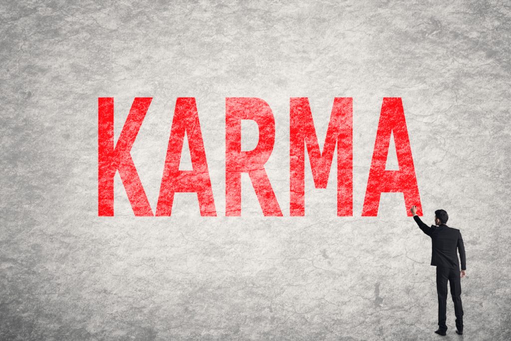 Astrologai įvardijo tris zodiako ženklus, kurie už savęs traukia „karminę uodegą“ iš praėjusių gyvenimų